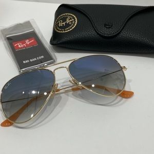 - Ray Ban Aviator Model  Code RB3025 Crystal Blue / Gradient